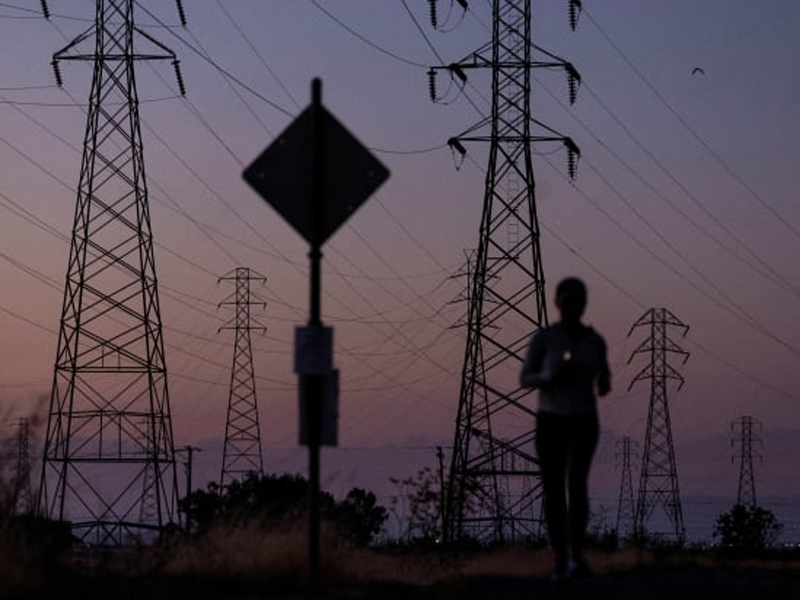 Кризис с отключением электроэнергии в Калифорнии привлекает внимание к отключениям электроэнергии и солнечным компаниям
