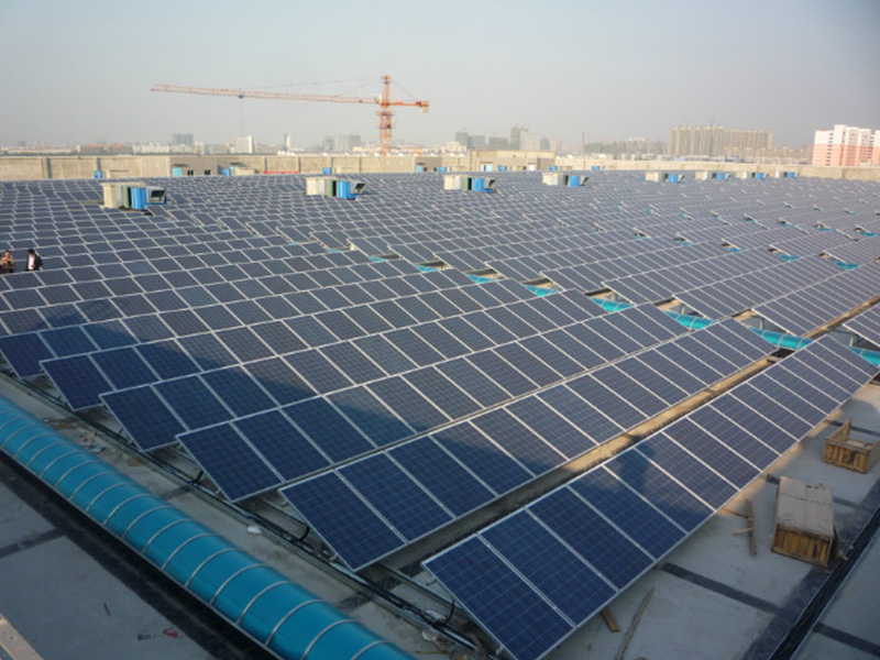 Серия креплений для крыш Solar First: регулируемая штативная система для плоских крыш