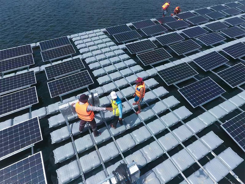 Компания Solar First Group завершила свой первый проект по строительству плавучей опорной платформы в Индонезии.